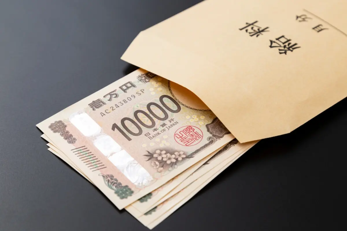 「60歳以降」も働く場合、給料が下がると最大「10％」が補てんされる「高年齢雇用継続給付」はどんな制度？