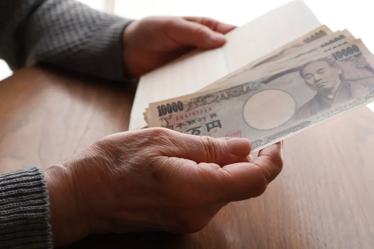 「退職金1000万円」もらっても安心できない？老後の生活費「本当は」いくら必要？