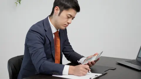 出張先で「新幹線が運休」…やむなく宿泊しましたが、宿泊費用は出ませんでした。この場合の宿泊費は“経費”にならないのでしょうか？