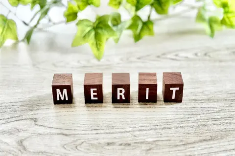 年金「月15万円」の人が70歳まで働いたら？収入の差と「安心度」を比較検証