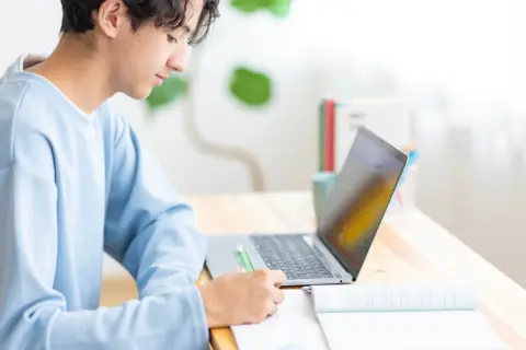 「孫が県外の大学に行くなら“300万円”支援するよ」と母が言ってくれました。こうした支援にも贈与税はかかるのでしょうか？