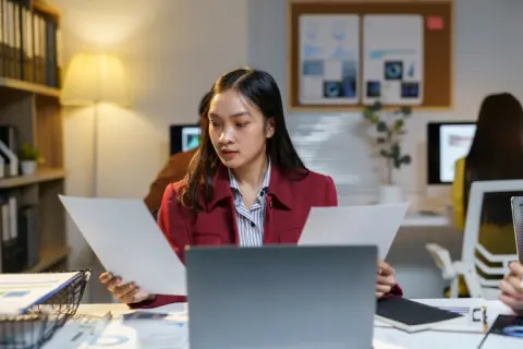 【月収30万円の会社員】将来の年金は月いくらでしょうか？ 年金額だけで生活できそうですか？