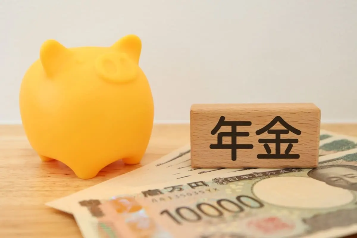 年収300万の私と700万円の夫。将来もらえる「年金額」は夫婦でいくらくらいになるでしょうか？