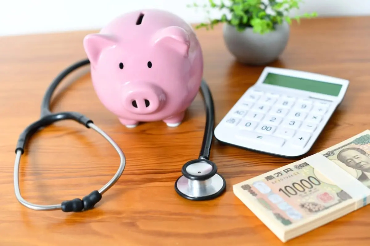 亡くなった母がもらう予定だった高額医療費の払い戻し「10万円」は、家族でも手続きできるの？この場合税金はかかる？