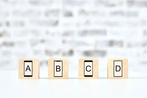 70歳の母が「店舗で安いスマホを買いたい」というのですが、格安SIMって実店舗はないですよね？サポート体制はどうなっていますか？