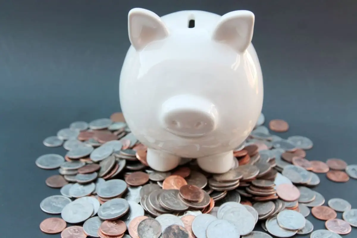 毎日コンビニコーヒー「150円」の私と、自宅でいれたドリップコーヒーを持ち歩く友人。差額は「年間5万円」くらいだと思うのですが、20年積み立てたら「老後資金」はいくら増えるのでしょうか？