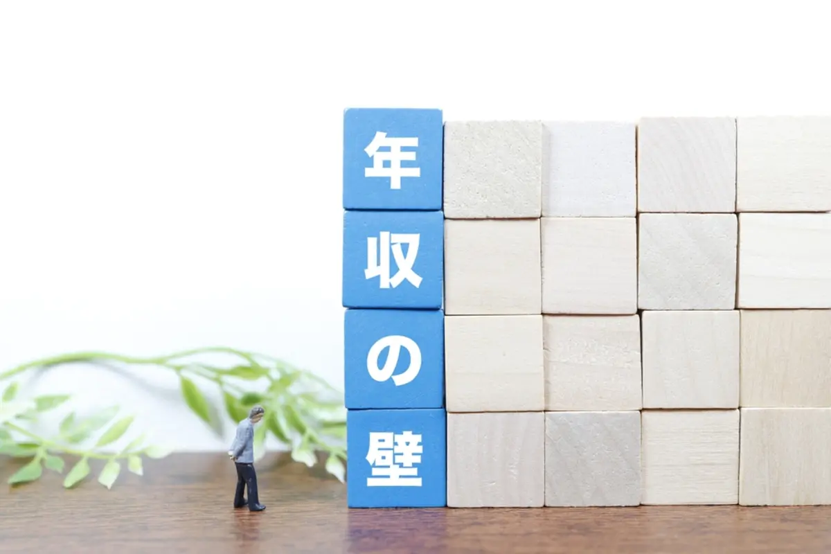 2025年の最低賃金は全国平均「1100円前後」になりそうと聞きました。夫の扶養内で働きたいのですが、「時給1100円」だと1週間でどのくらい働けますか？