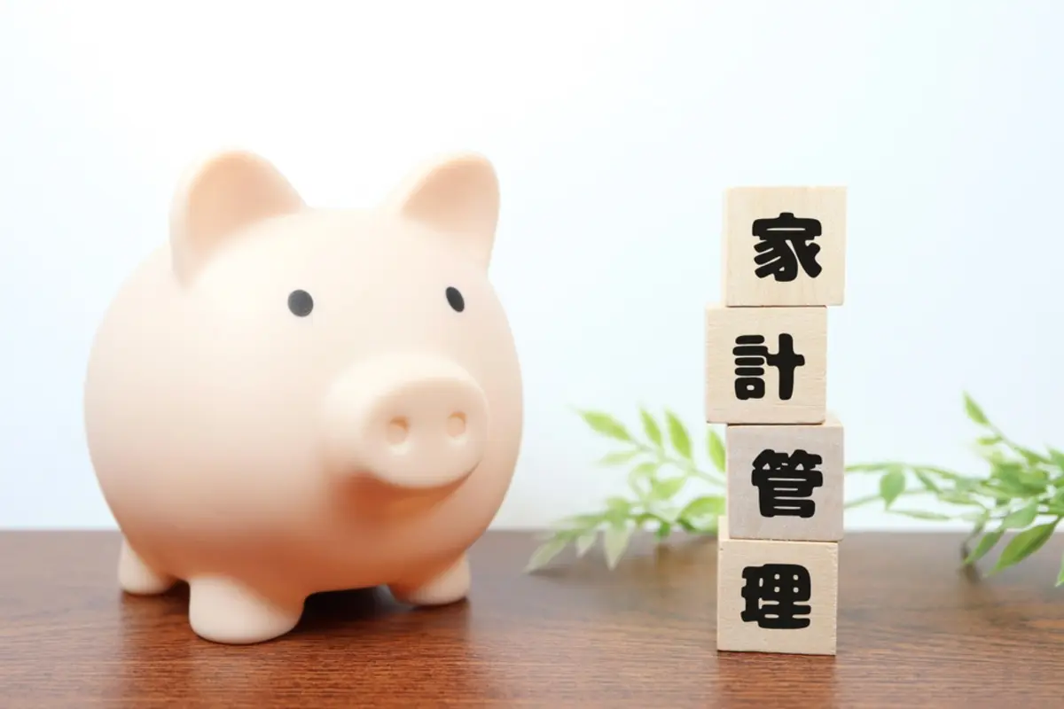 50代の母がサブスクを5つ契約し、月の請求が2万円超え…！ 「すべて解約できない」とのことですが、サブスク代としては平均的でしょうか？