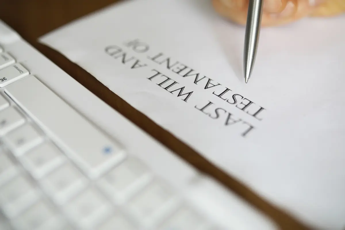 父が亡くなった後に“遺言書”が見つかりました。遺族で「分割内容」をすでに決めていたのですが、遺言と異なる内容での分割は可能ですか？