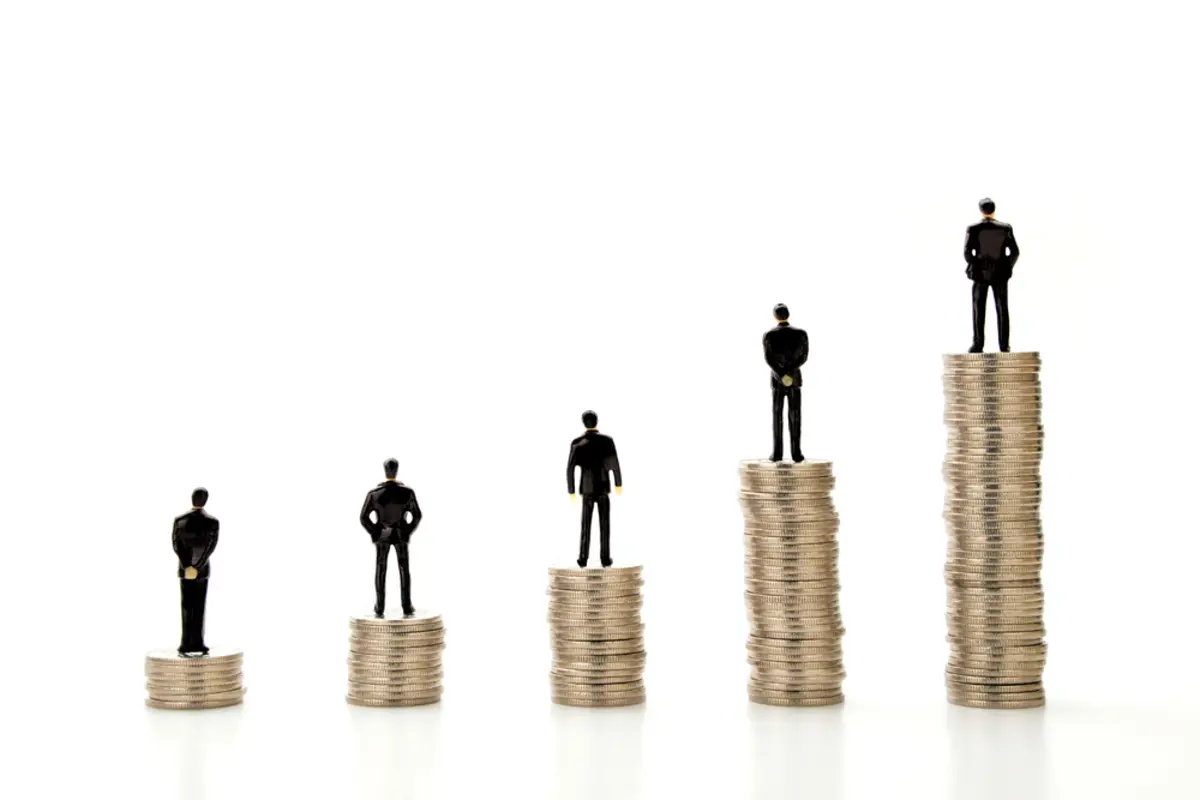 【平均年収と比較】30代会社員で「年収680万円」は高収入？年収が高い職種は何？