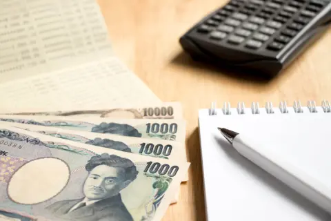 40代で年収700万円あります。“生活で精一杯で貯金できない”は甘えですか？40代の一般的な貯蓄額を解説