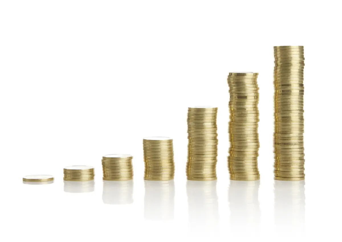 物価高のなか、65歳以上の平均貯蓄額は右肩上がり!?「2000万円」以上の貯蓄がある人はどのくらい？