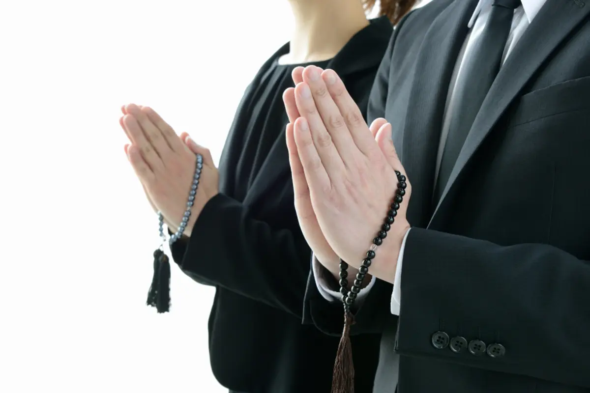 子どもがいない伯母が亡くなった後、入居していた施設から「未払い分50万円を払ってほしい」と連絡がありました。甥である私に払い義務があるのでしょうか？