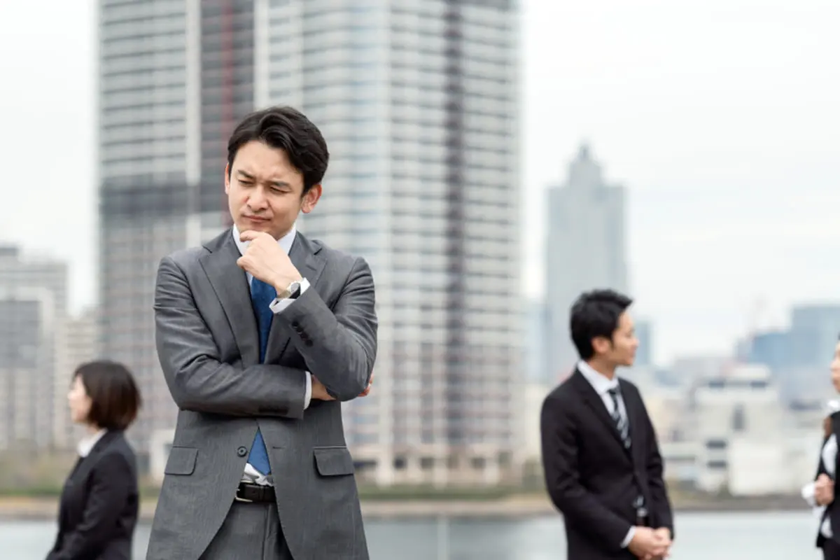 「課長」の自分よりも、大企業に勤めてる「係長」の友人の方が高収入であることが判明…！ 収入を上げるには大企業への転職を検討するしかないでしょうか？