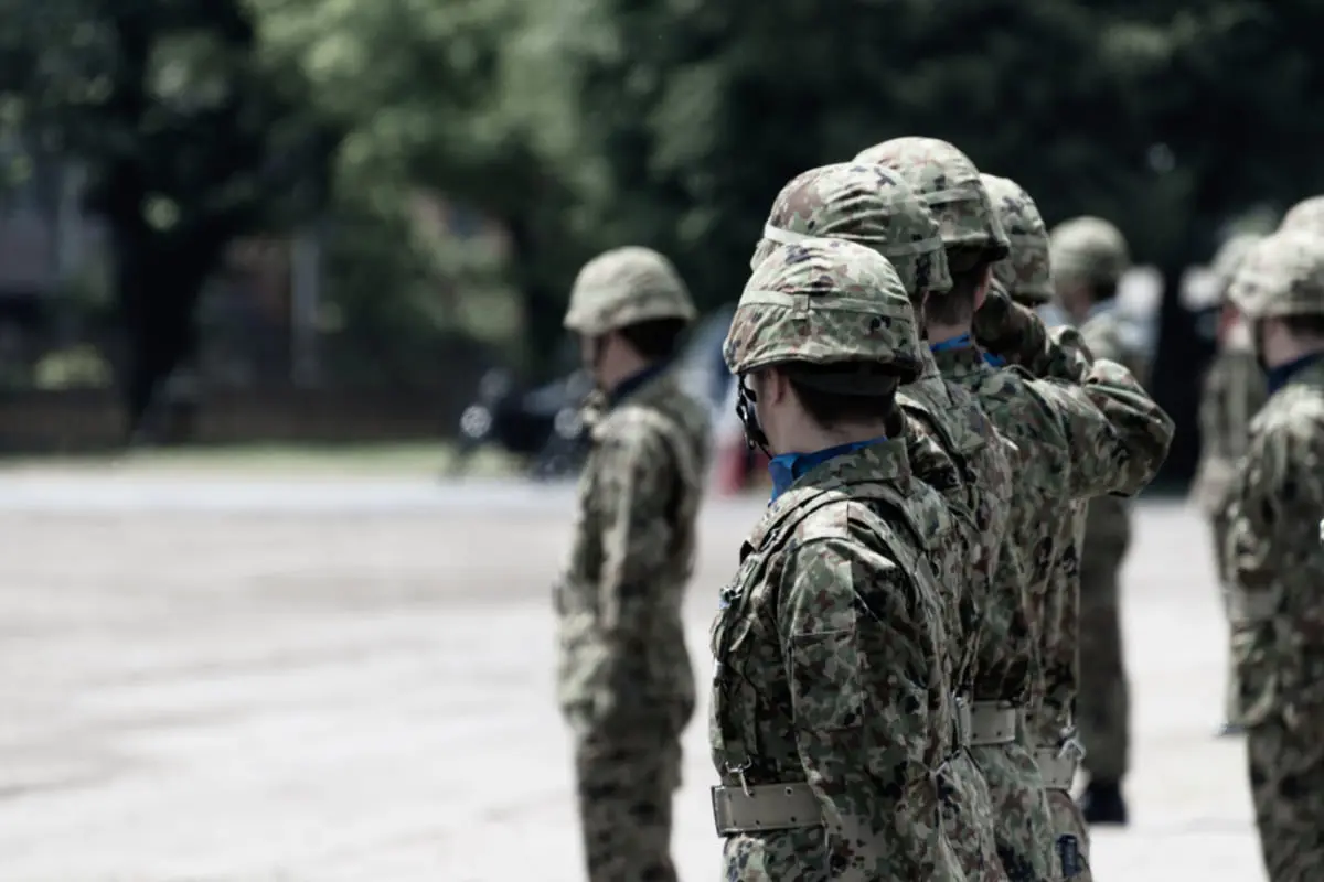 「高卒で自衛隊に入る」という息子。民間企業に就職するより“高年収”ですか？「生涯年収」はどれだけ違うのでしょうか？