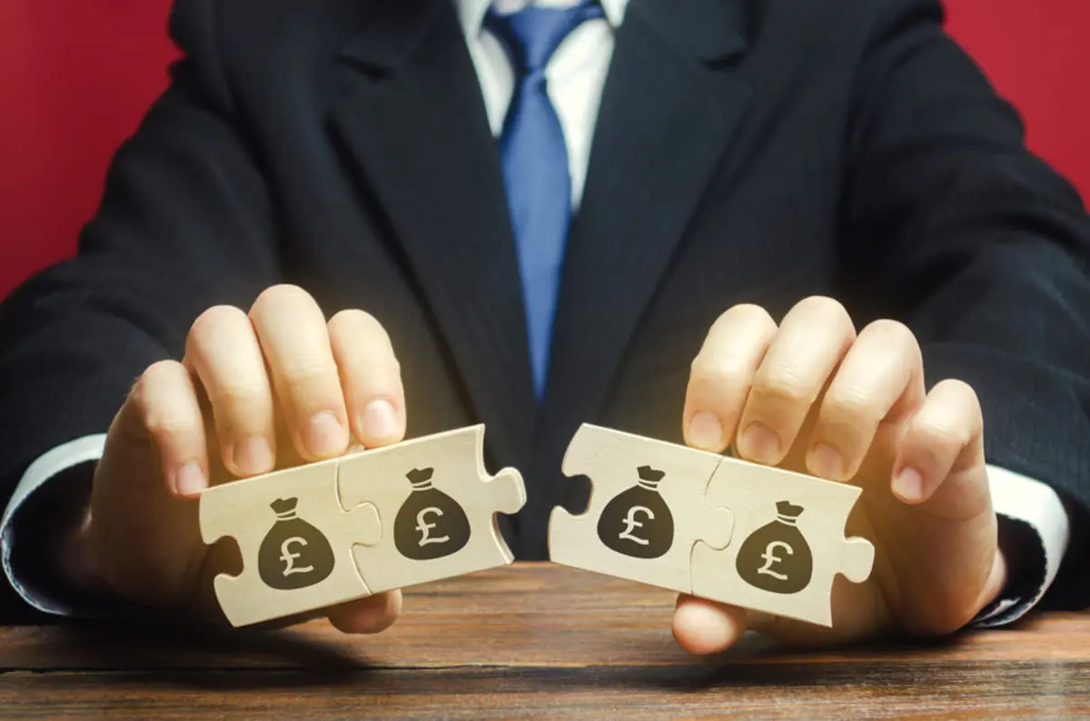 父からの相続が兄弟で「1000万円」ありました。母に「老後資金」として全額を渡すことにしましたが、贈与税の対象になりますか？