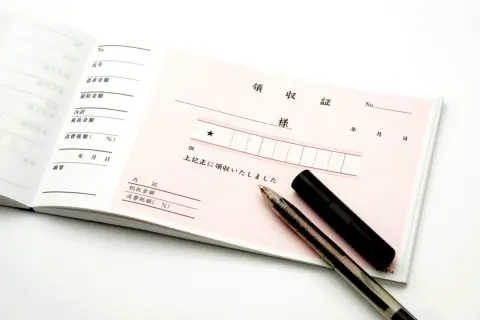 出張先で「会食費1万5000円分」の領収書を紛失！店に再依頼すると「もう発行できません」とのこと…領収書がないと経費として落とせない？
