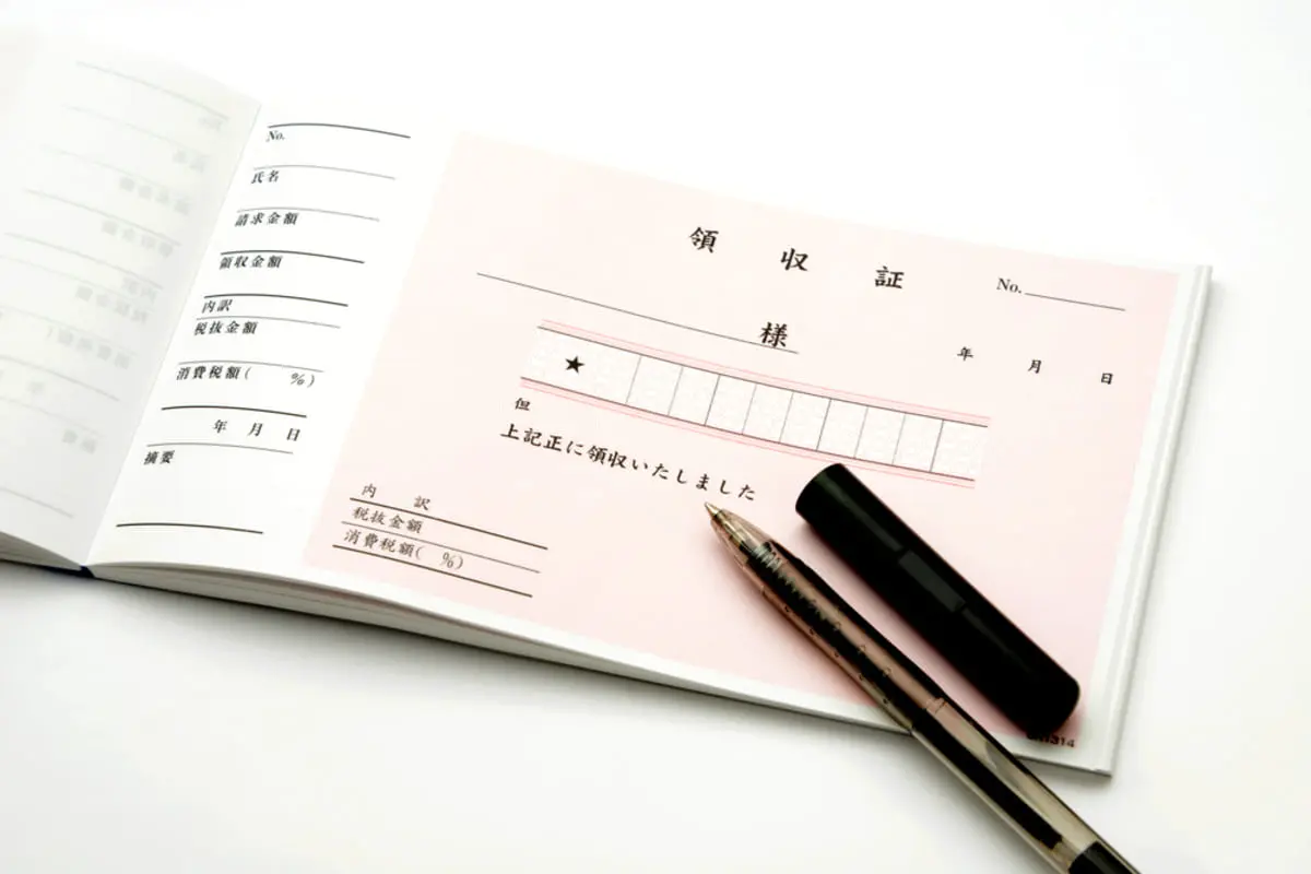 出張先で「会食費1万5000円分」の領収書を紛失！店に再依頼すると「もう発行できません」とのこと…領収書がないと経費として落とせない？