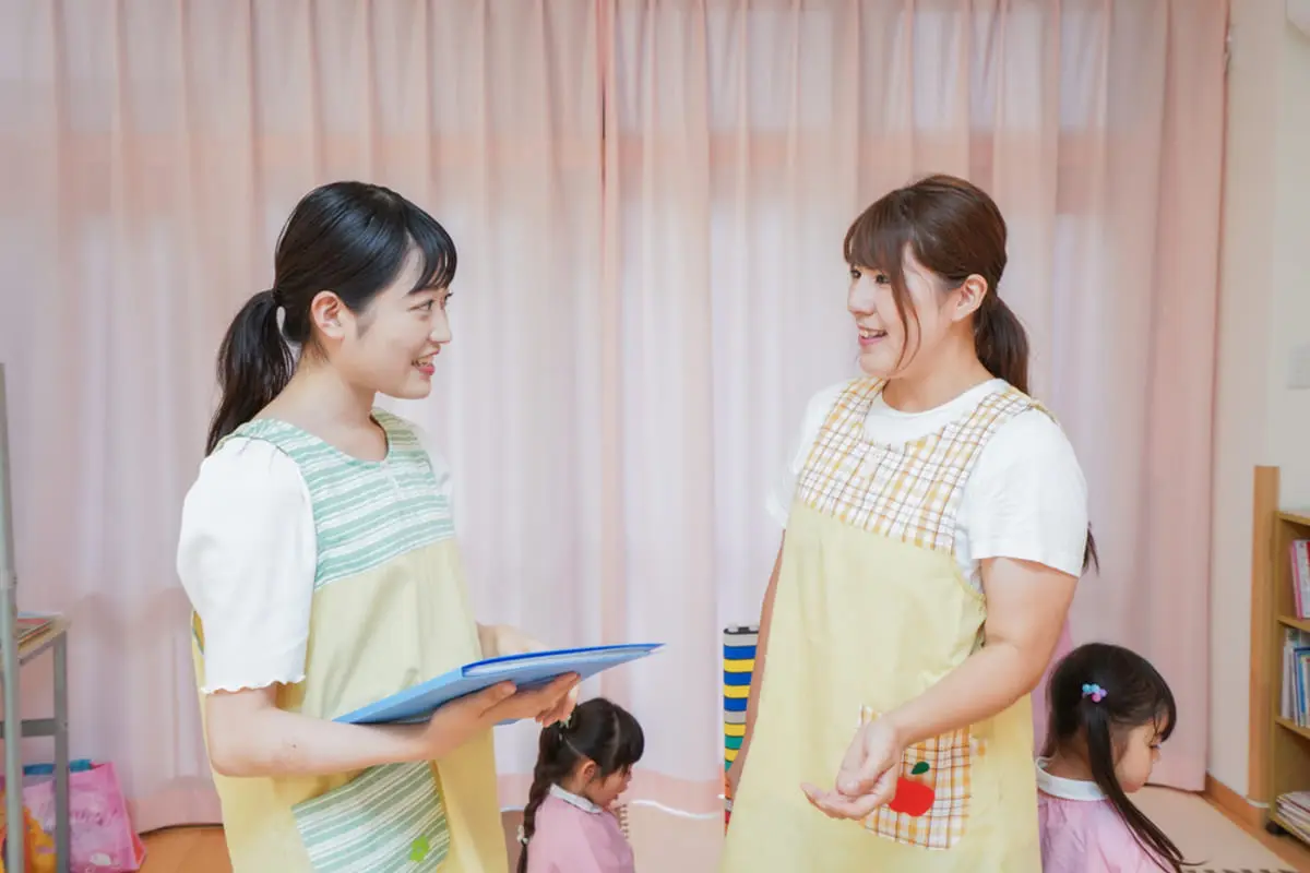 娘が保育士を目指していますが「給料が低いから」と進路を迷っています。年収が上がったと聞いたことがあるのですが、いくらくらいなのでしょうか？