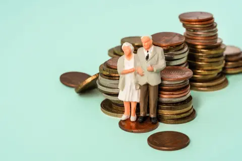 40代会社員「手取り20万円台」でも老後資金2000万円の貯金は可能？ 貯められる人と貯められない人の決定的な差とは