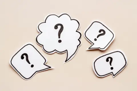 祖父から教育資金の非課税制度で「1000万円」受け取ったのですが、「450万円」余りました。祖父に返金すれば税金はかかりませんか？