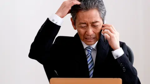 来年65歳になる父が「自動で年金がもらえる」と思っていました。申請しないと受け取れないですよね？