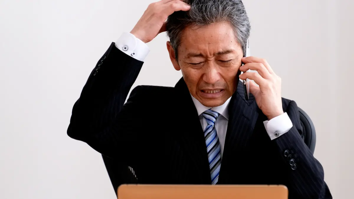 来年65歳になる父が「自動で年金がもらえる」と思っていました。申請しないと受け取れないですよね？