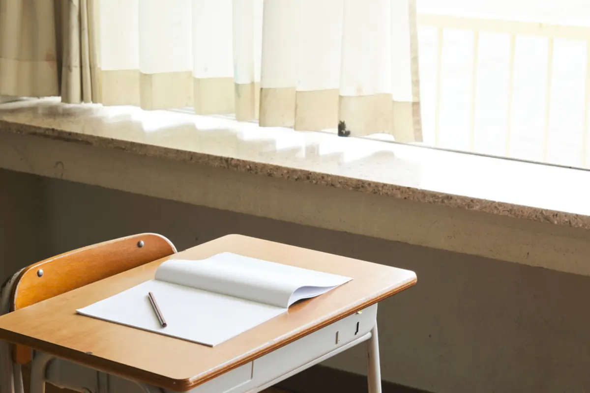 「子ども2人×教育費1000万円」…夫の年収700万円でも将来が不安！私も専業主婦を辞め「正社員」として働くべきでしょうか？