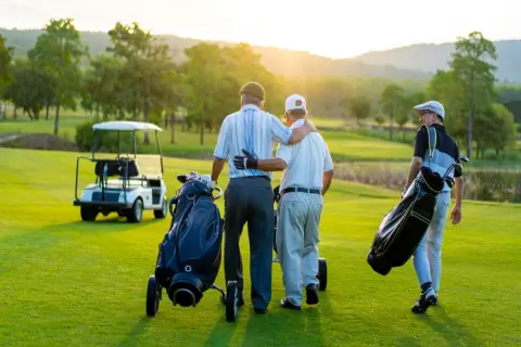 現在「年収700万円」の独身ですが、老後は趣味のゴルフのために年金を「月25万円」受け取りたいです。今の年収では足りないでしょうか？