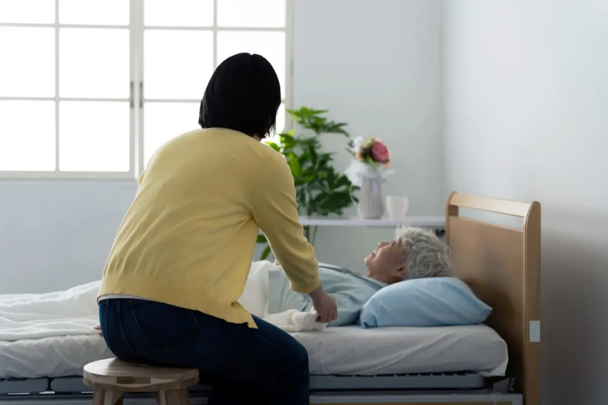 70歳で貯金は「3000万円」です。生前贈与をしたいのですが、妻の介護をしてくれている娘には息子より「500万円」多く渡してもよいでしょうか？