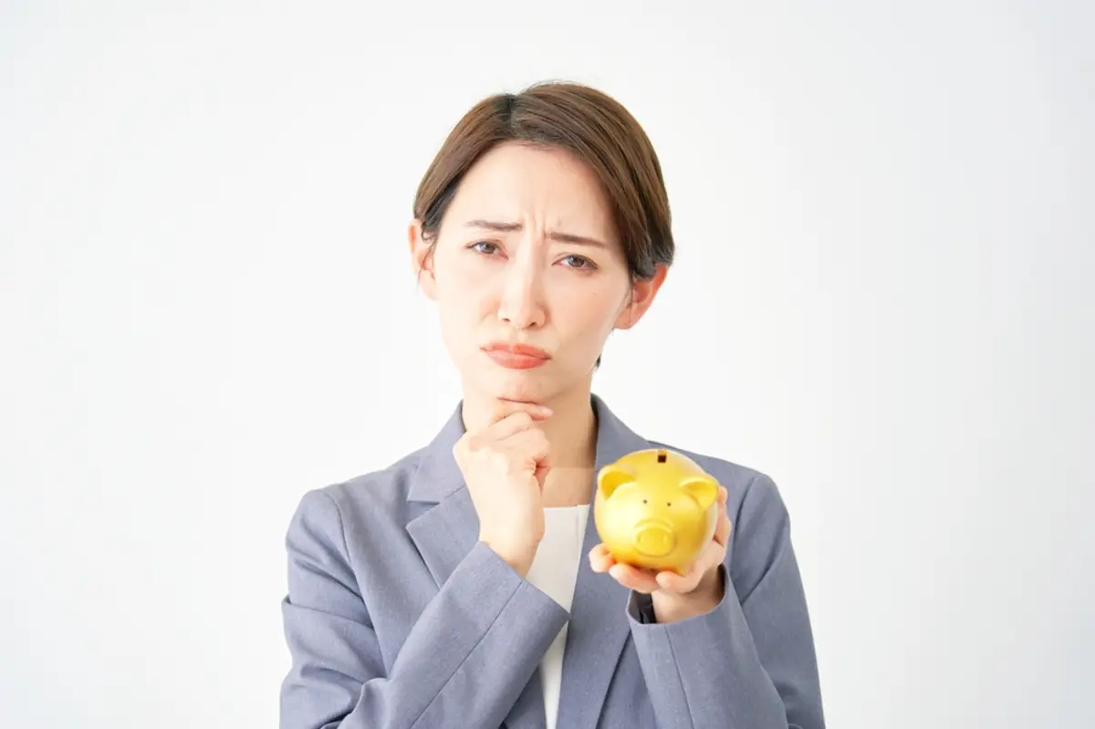 30代共働きで世帯年収「1300万円」なのに貯金が不安…。これって平均より多い？