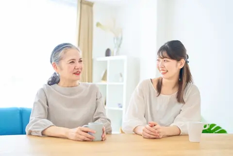 80代の母から「500万円を生前贈与したい」と言われました。通常の贈与と“税金の負担”に違いはあるのでしょうか？