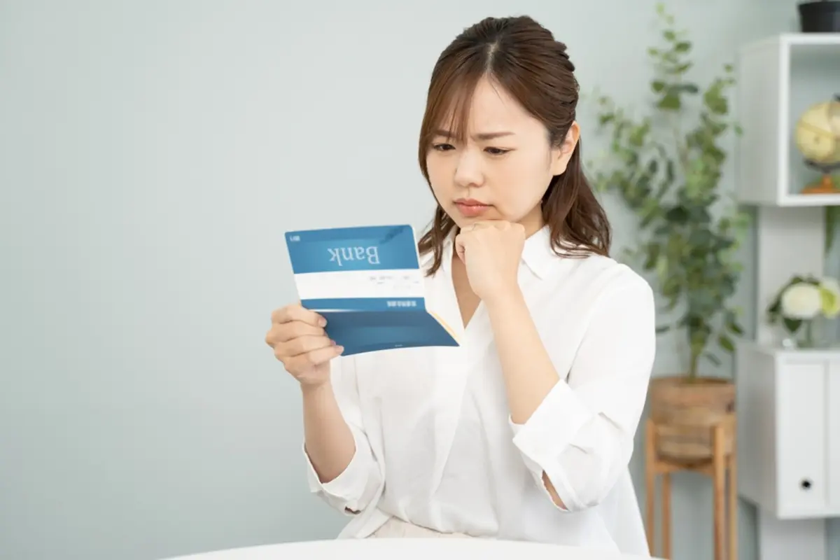 父の遺品整理でタンス預金「500万円」を発見！ 自分の銀行口座に入金すると、相続税がかかりますか？