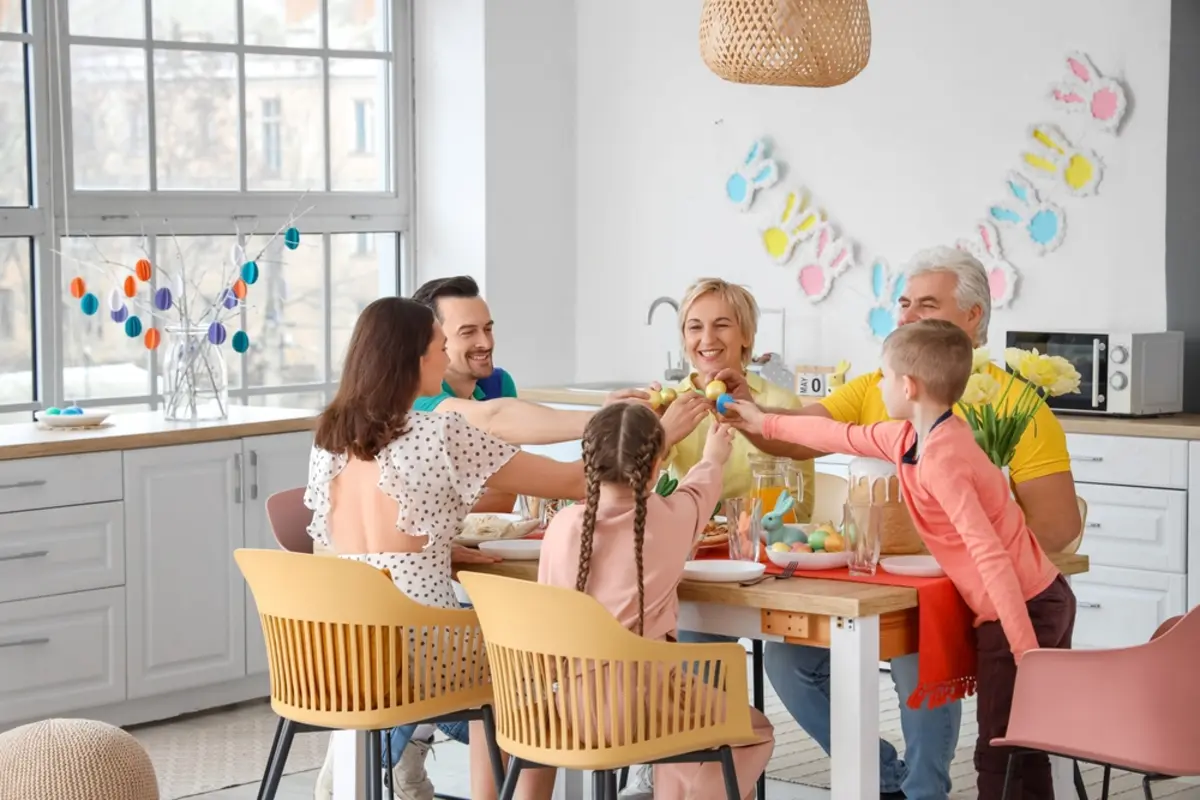 子どもの夏休み中、どうしても外食が増えてしまい、外食費だけでひと月3万円も使ってしまった！ これって使いすぎ？