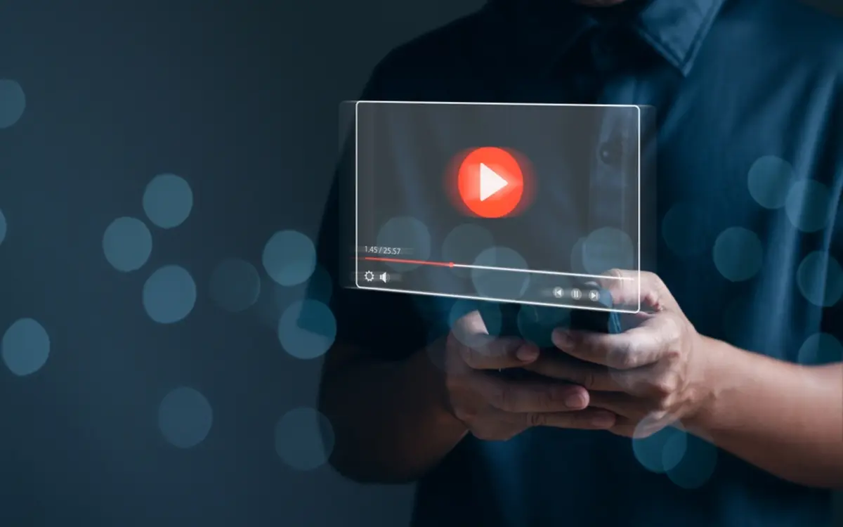 「動画配信サービス」に加入していますが、「月に何本」の作品を見れば「元が取れる」のでしょうか？