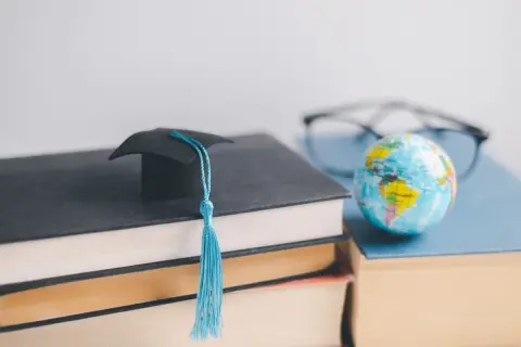 「留学」を希望しているわが子。できることならかなえてあげたいのですが、「世帯年収600万円」では「むずかしい」でしょうか？