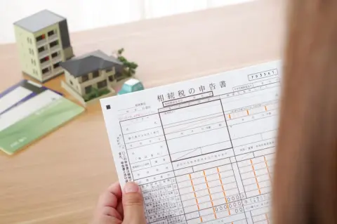 兄弟で遺産分割「不動産は兄、現金3000万円は自分」で同意したのに“1000万円”の大損!? 見落としがちな「不動産相続の落とし穴」とは