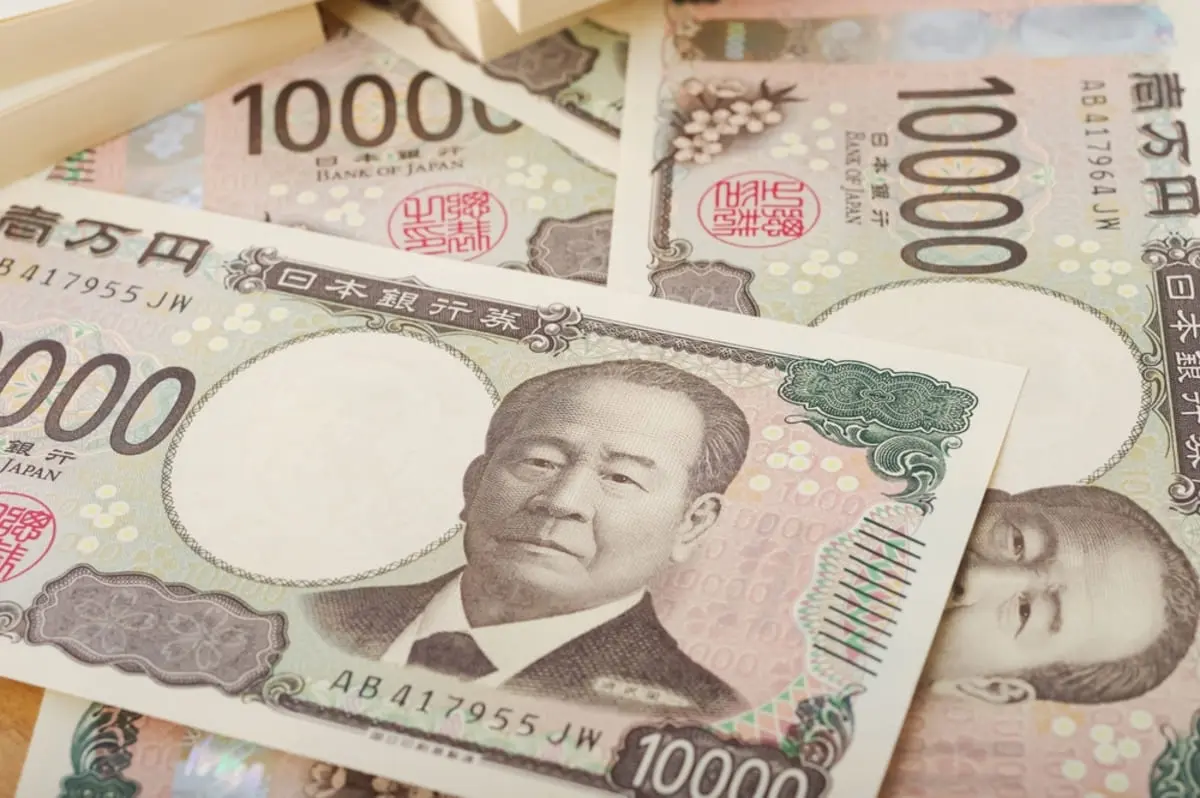 「国家公務員・地方公務員・大手会社員」65歳までの“生涯賃金”が多いのは？「安定・高収入」なのは国家公務員？ データをもとに比較