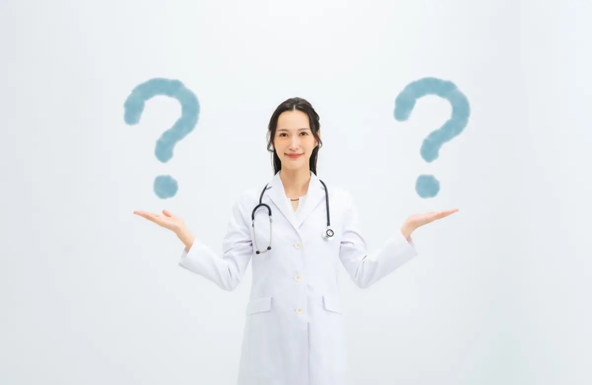 医学部を卒業する息子は「大学病院」と「医療法人」の勤務医で進路に悩んでいるようです。収入面や仕事内容など、どのような違いがあるのでしょうか？