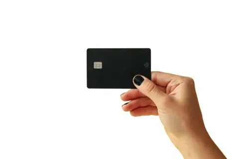 友人が「ブラックカード」を作ったと言っていました。ブラックカードが作れる人の“年収”はどのくらいでしょうか？