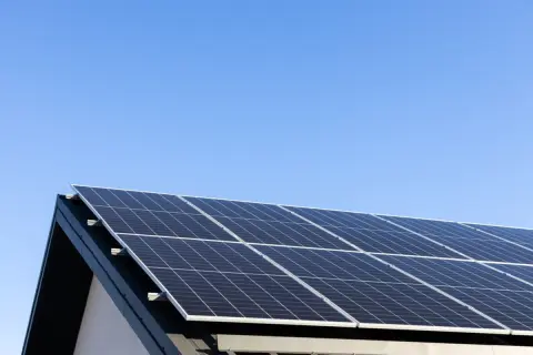 自宅に「太陽光発電」を導入したいのですが、“100万円以上”かかりそうです。何年で元が取れるのでしょうか？