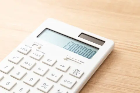 妻のパート先の時給が上がり「年収130万円」を超えそうです。社会保険の「扶養」から外れるとどのような負担が増えるのでしょうか？