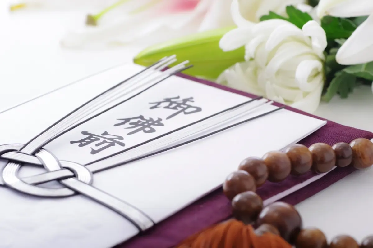 父の葬儀で合計「200万円」の香典を受け取りました。これって税金が課されるのでしょうか？