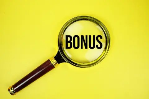 2025年夏ボーナス、大企業は「平均60万円」超と聞きうらやましい！ 支給額「30万円」は少なすぎますか？“企業規模・年齢・男女”での違いを確認