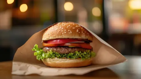 ハッピーセットの“おもちゃの転売”が相次ぐ中、マクドナルドの対策は？ どのくらいの額で転売されている？