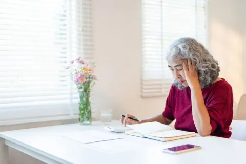 「老後資金」に不安を感じている人は「48％」！今後の生活資金が足りていると感じている人の割合は？