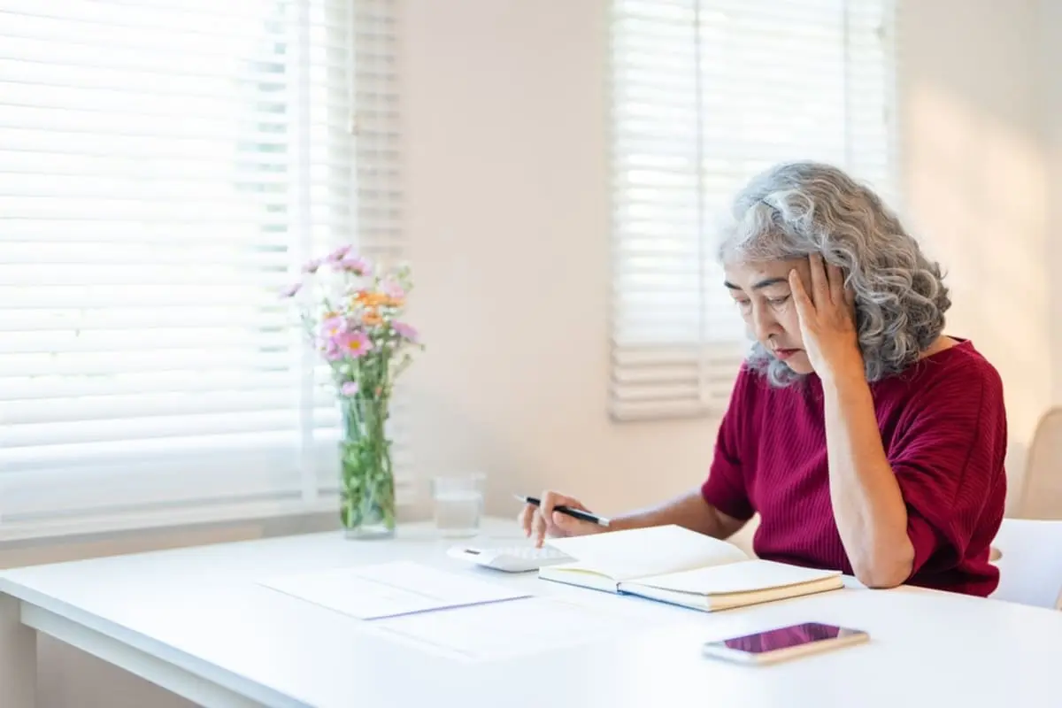 「老後資金」に不安を感じている人は「48％」！今後の生活資金が足りていると感じている人の割合は？