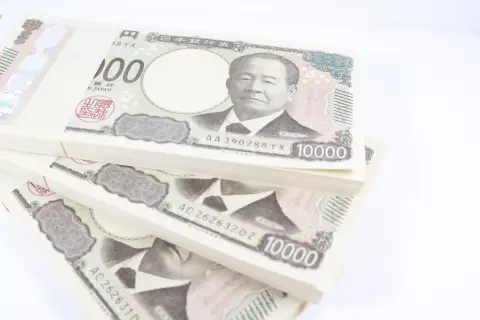 夫の実家に帰省中、義父が「孫に使って」と300万円を渡してくれた！“非課税”で受け取る方法はありますか？【FPが解説】