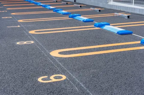 実家横の「50坪の空き地」にコインパーキングを導入したら初期費用300万円。投資回収までに何年かかる？