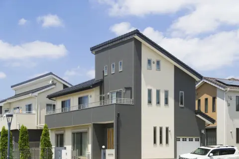 45歳で“5000万円”の注文住宅を建てるのは無謀？老後資金の確保もしたいなら、45歳時点で「年収」はいくらあるべき？